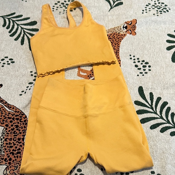 Spiritual Gangster Yellow Leggings Set - Picture 1 of 9